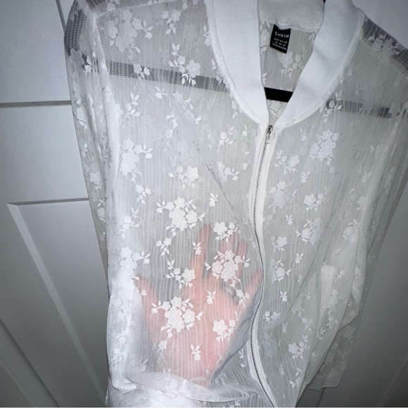 Women's White Lace Long Sleeve Loose Sheer Jacket- xl nwot - Picture 3 of 7